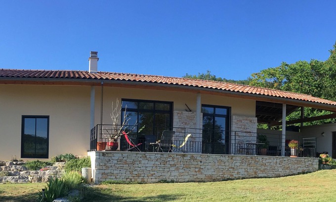 Saint-Maurice-d'Ibie Casa | Villa independiente con piedras locales en una gran parcela cerca del Pont d 'Arc