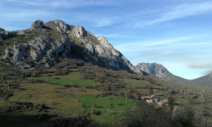 Barzana Casa | VALLE DEL OSO Casa el mirador de Faedo