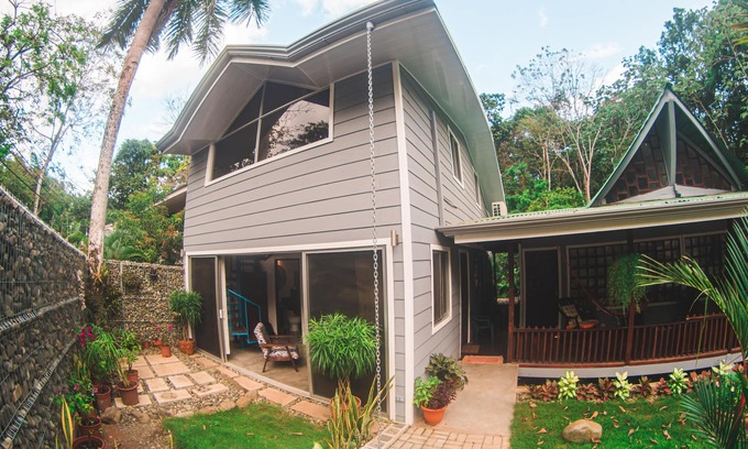 El Cerro Casa | Condominio Valle Pura Vida # 101. Cerca de todo. Nuevo tipo moderno apto.