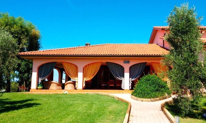 Rosignano Marittimo Villa | TenutaVallegaia vacaciones con piscina, tenis, futbolín, bicicleta, ping-pong, futbolín
