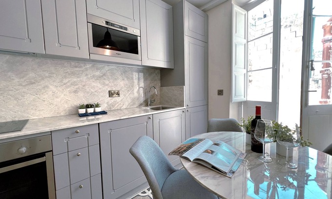 Madliena Apartamento | Valletta 2BR 2BA Duplex Apartment With a Patio