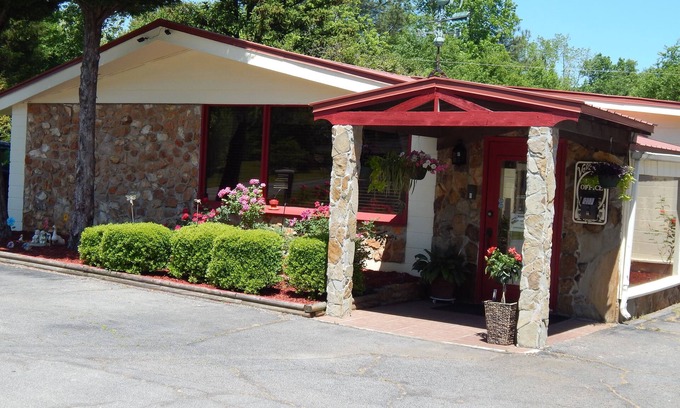 Pine Mountain Valley Hotel | Valley Inn