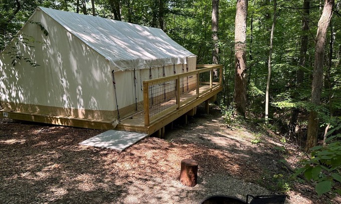 Cuyahoga Falls Alquiler De RV | Valley Overlook, in heart of Cuyahoga Valley National Park - Glamping Tent S1