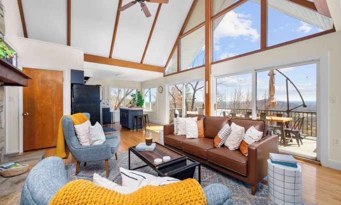Lake Lure Casa | Valley View at Rumbling Bald