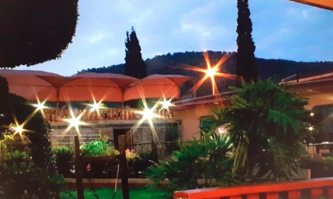 Moses Kotane Casa | Valley View Guest House