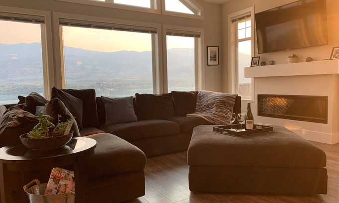 Okanagan-Similkameen Cabaña | Valley View Hillside Cottage