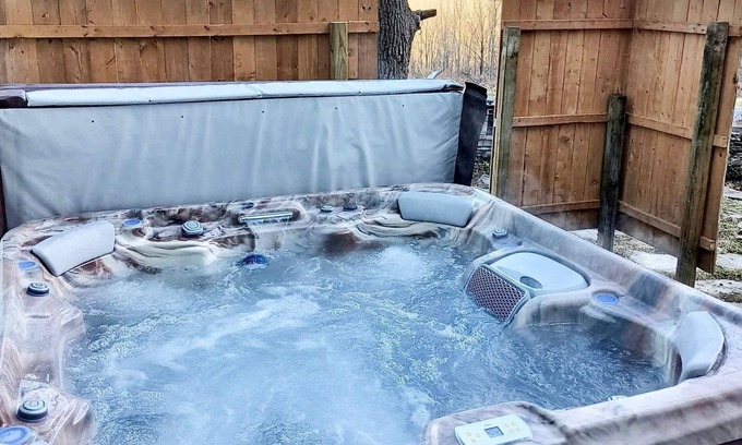 Honeoye Casa | Valley View | Mins to Lake and Ski | Hot Tub