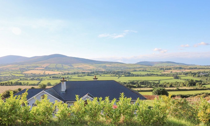 Templeshanbo Casa | VALLEY VIEW, pet friendly in Enniscorthy, County Wexford