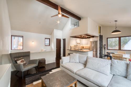 Olympic Valley Casa | Valley View Townhome # 10 at Palisades by Tahoe Getaways - Shuttle & Walk to the Village!