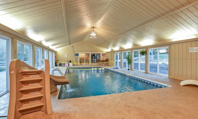 Lancaster Villa | Valley View Villa: Indoor pool, Basketball court, and theater room