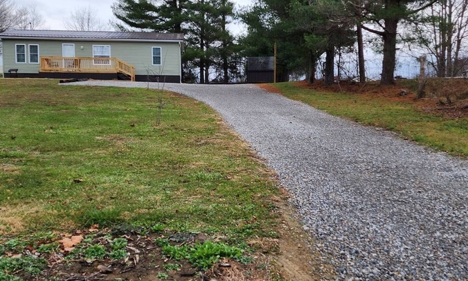 Wakefield Casa | VALLEY VISTA 3-bedroom 2-bath house in Lucasville