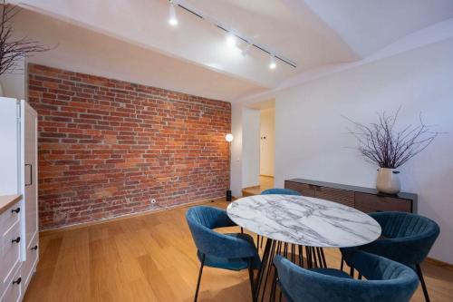 Old Town Apartamento | Vallikraavi street Apartment with sauna