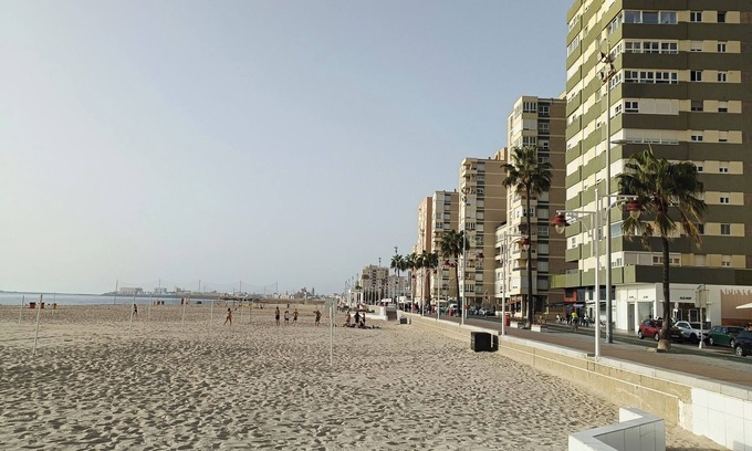 Cádiz Apartamento | Piso calidad precio junto a la Playa de la Victoria