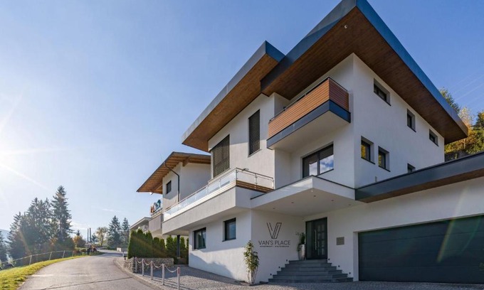 Emberg Apartamento | Van's Place, Luxury Apartment