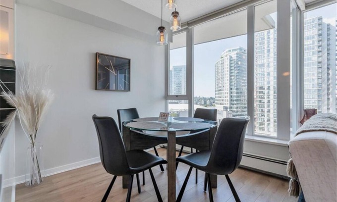 Gastown Condominio | Vancouver Bright - 1BR Condo at Central Location