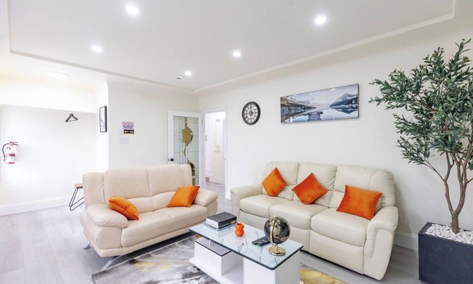 Sunset Casa | Vancouver Cozy Cove