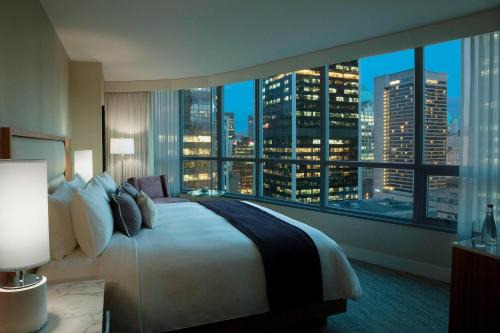 Coal Harbour Hotel | Vancouver Marriott Pinnacle Downtown Hotel