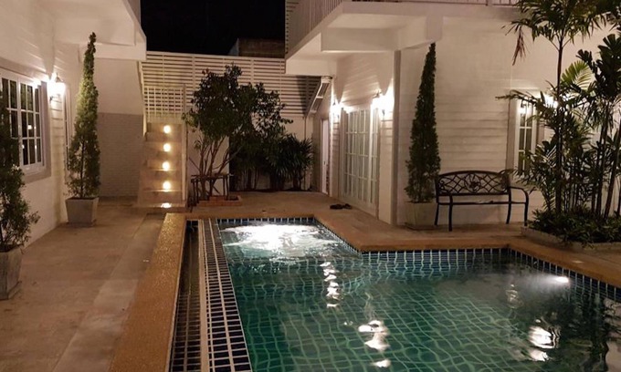 Sattahip Casa | Vanida Antique Home