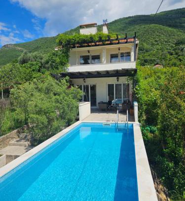Denovici Casa | VanjAna