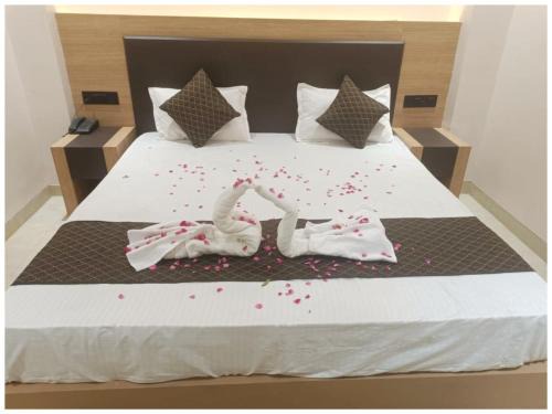 Varanasi Casa | VARANASI HOTEL R-U-D-R-A-M NEAR KASHI VISHWANATH TEMPLE AND GANGA GHAT - Fully Air Conditioned Rooms - #Wifi #Lift #Parking Available - A Premium Hotel In VARANASI