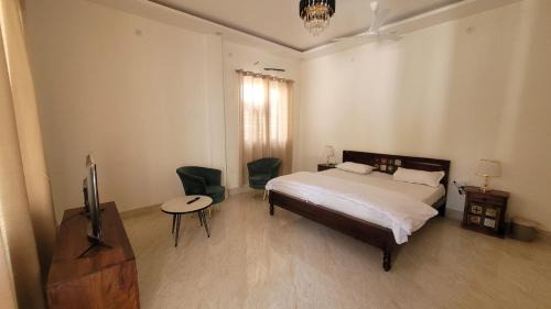 Greater Noida Complejo | Vardha Greens Resort