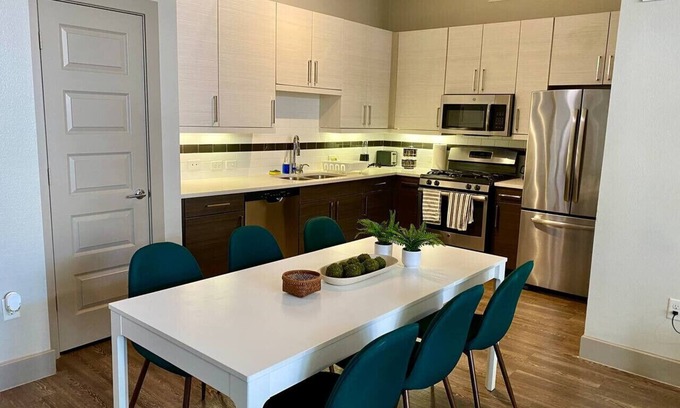 Woodlake - Briar Meadow Apartamento | Vargos Longterm Gym pool 2B2B King fully equipped