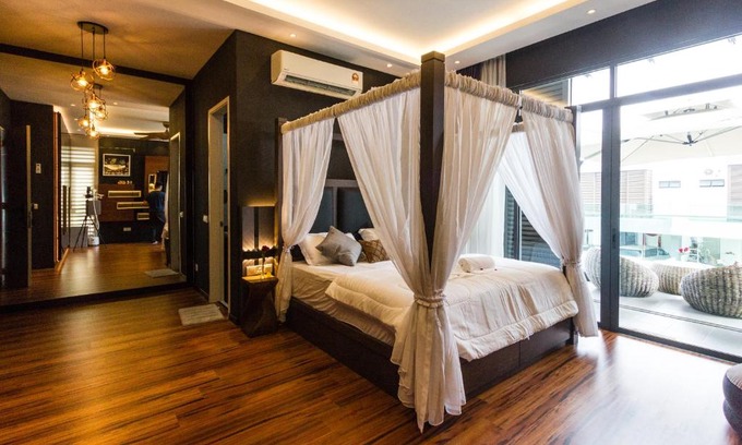 Central Seberang Perai Casa | Varnen Cozy Haven Master Bedroom