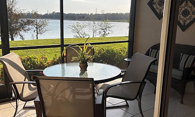 Bonita Springs Condominio | Vasari in Bonita Springs - Located on Altessa with view of beautiful Vasari Lake