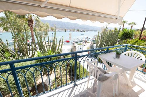 Poros Apartamento | Vassia's B rooms
