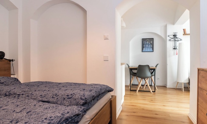 Leipziger Vorstadt Apartamento | Vaulted apartment with terrace in Dresden Neustadt Your stylish temporary home