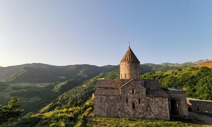 Tatev Casa | Vazken