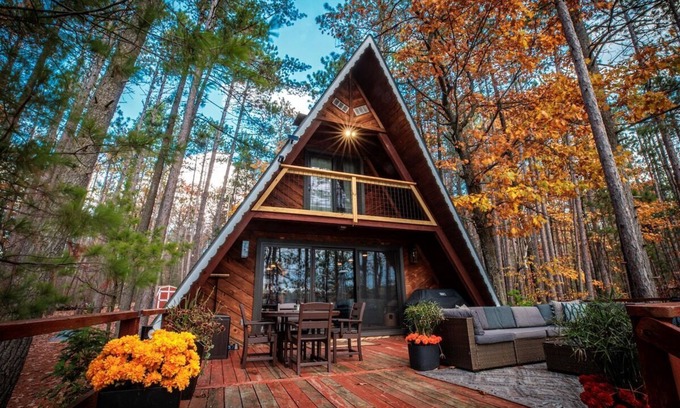 Indian River Cabina | Secluded LakeFront A-frame w/ Hot Tub- Veaux Pines
