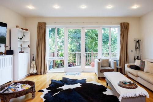 West Hill Casa | Veeve - Ace Delights