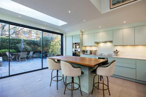 Chiswick Casa | Veeve - Chiswick Victorian Gem