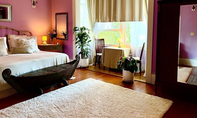 Hawi Cama Y Desayuno | Vegan Palace Suite @ Aloha Boutique Hotel / Alchohol-free, smoke-free
