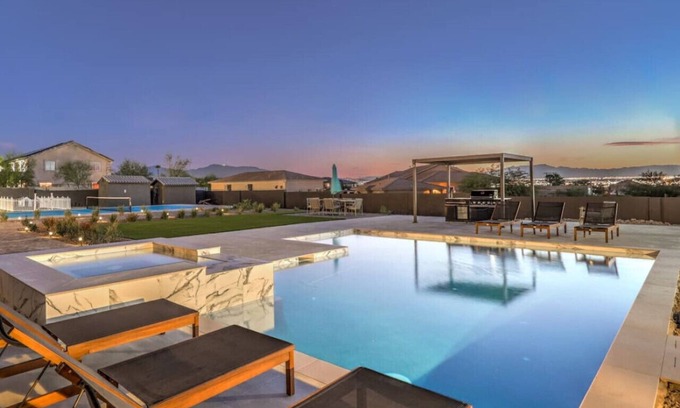 Foothills Casa | Vegas Luxury Stay, Strip Views, Rooftop, Pool, Spa