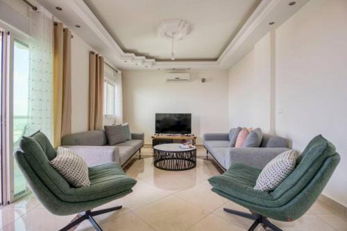 Aley Apartamento | Veil - Modern 3-Bedroom Apt & Balcony in Aley