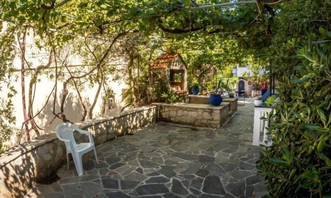 Alikanas Hotel | Velendzas Holidays