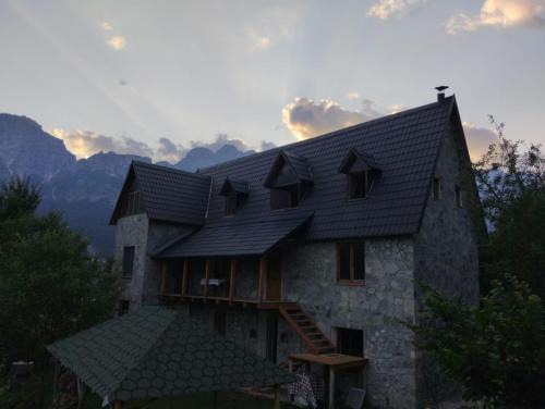Shale Casa | Vellezrit Shkambi