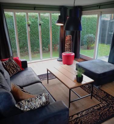 Krachtighuizen Chalet De Esquí | Veluwepark Reewold #Chalet Buizerd# tussen het bosrijke Putten en Garderen