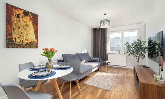 Rzeszow Apartamento | Velvet Apartment with Balcony in Rzeszow by Noclegi Renters