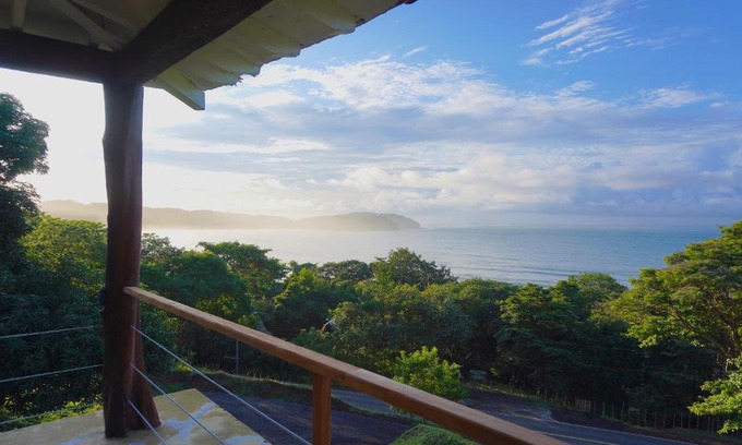Las Escobas del Venado Cabina | Venao Surf Lodge