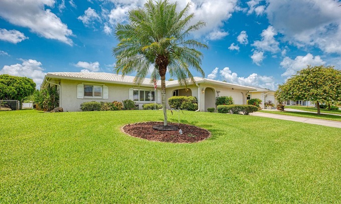 Venice Gardens Casa | Venice Bal Harbour Lake House near Beaches too! Pet Friendly