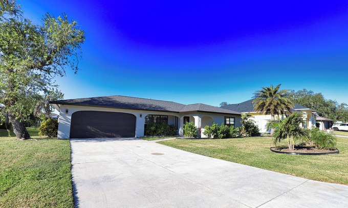 Venice Groves Casa | Venice Vacay! Pet-friendly pool home in Venice FL!
