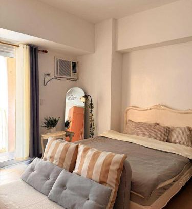 Pinagsama Apartamento | Venice Vista Lodge Staycation near Venice Grand Canal