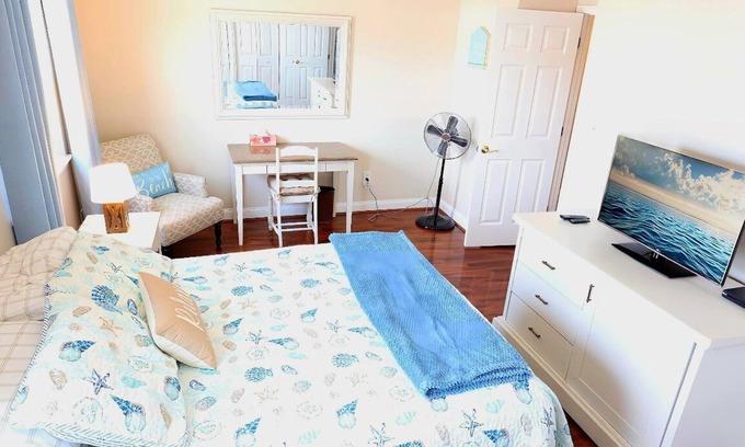 Ventnor City Casa | Ventnor large home in a quiet area by Margate border and close to AC Casinos.