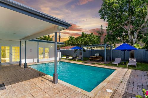 Driftwood Casa | Ventur Oasis Lux Hollywood Private Pool Retreat