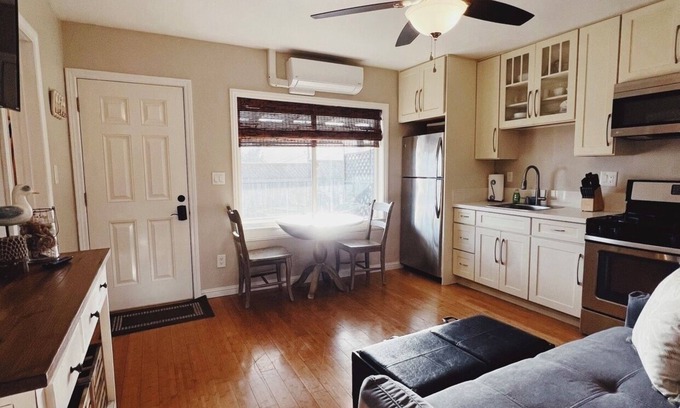 Ventura Apartamento | Un dormitorio en Ventura / Ojai Beach Town Hillside Retreat