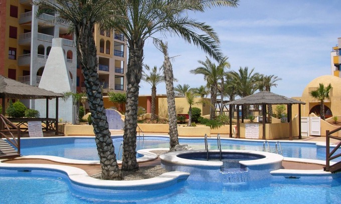 Playa Honda Apartamento | Apart. 5º piso vistas al mar y piscina exterior, piscina cubierta, balcón.