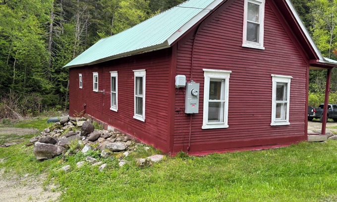 Ludlow Cabina | Vermont Cabin - Ski, Hike, Kayak, Leaf Peep - 5mins to Okemo, near quaint towns